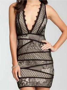 💋 BEBE Jasper Deep V Lace Dress Black nude S RARE 💋